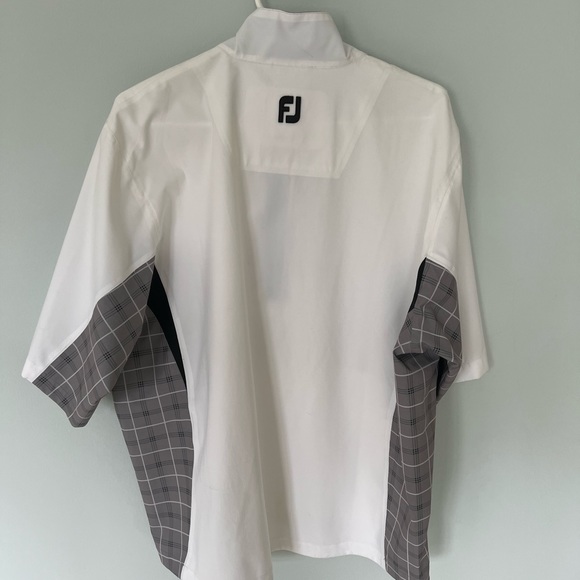 Footjoy Water Repellent HydroLite Golf Vest - Picture 4 of 4